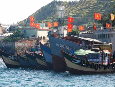 Bảo đảm tự do hàng hải và tôn trọng chủ quyền