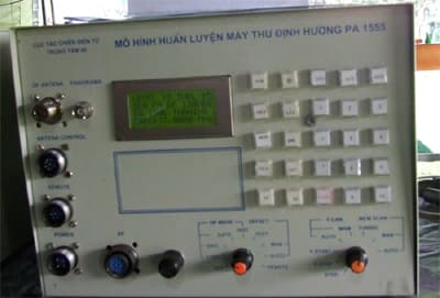Mô hình huấn luyện máy thu trinh sát và máy thu định hướng