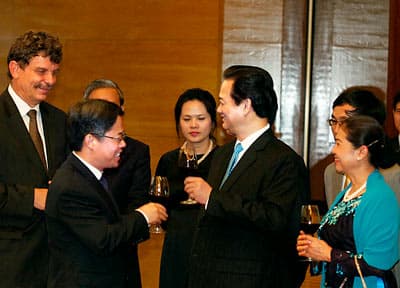 "Việt Nam không đơn độc trong chặng đường phát triển phía trước"