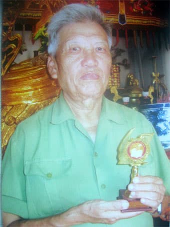 "Ông Vỹ khuyến học"