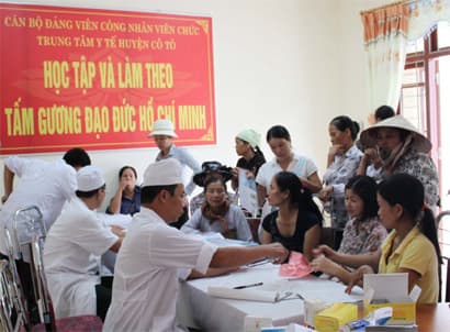 Quân y ra đảo vì sức khỏe cộng đồng