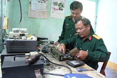 “Bác sĩ” của máy thông tin