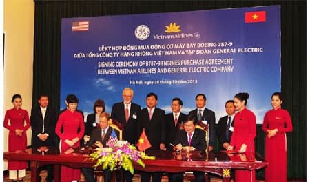 Vietnam Airlines ký hợp đồng mua 40 động cơ Genx