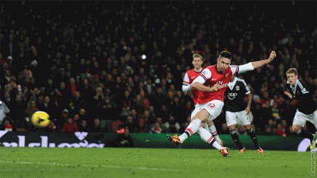 Giroud lập cú đúp, Arsenal củng cố vững chắc ngôi đầu