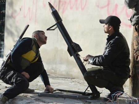 Đạn cối rơi trúng sứ quán Nga ở Syria, 10 người thương vong