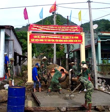 Hơn 14.000 ngày công giúp dân xây dựng nông thôn mới