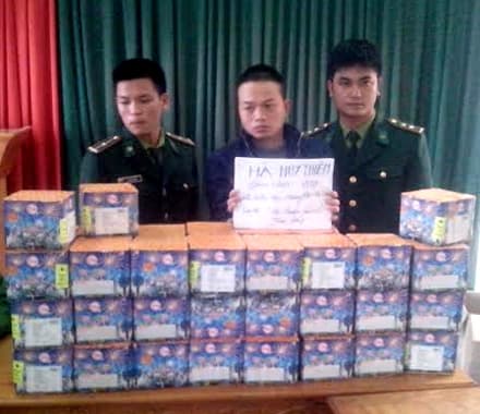Bắt đối tượng buôn bán, vận chuyển 72kg pháo hoa
