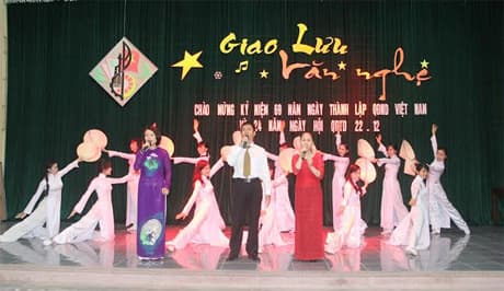 Giao lưu văn hoá, văn nghệ chào mừng Ngày thành lập QĐND Việt Nam 22-12