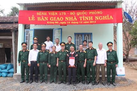 Khám bệnh, trao nhà tình nghĩa cho hộ nghèo, chính sách tại tỉnh Đắc Nông