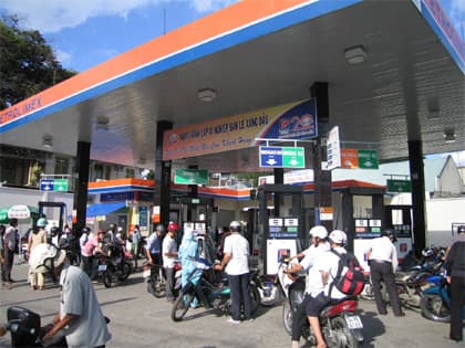 Tiếp tục giữ ổn định giá bán lẻ xăng, dầu