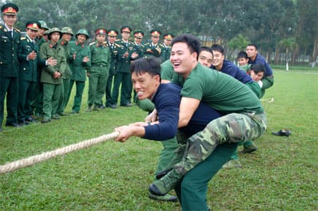 Tết ấm tình hậu phương, thêm gần gũi cán-binh