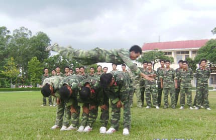 Lính trinh sát luyện rèn...