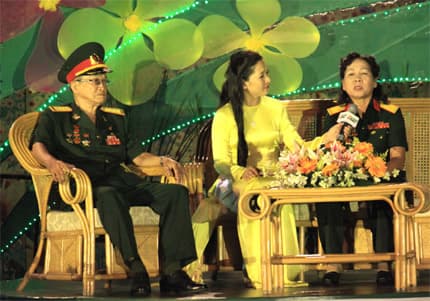 Tổ quốc, máu và hoa