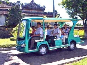 Huế đưa vào sử dụng dịch vụ xe điện du lịch dịp Tết