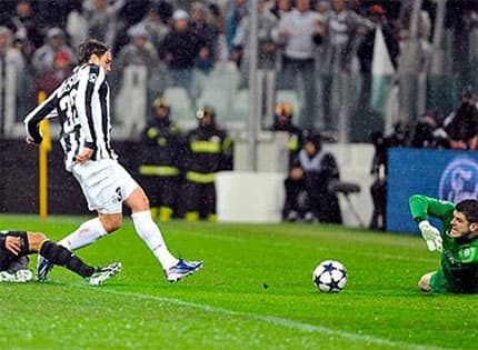 Juventus vào tứ kết với chiến thắng hoành tráng