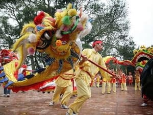 Hàng nghìn du khách dự Khai hội Đền Đô
