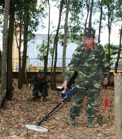 Người "có duyên" với bom mìn