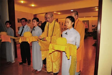 Triển lãm “Lửa từ bi” mở đầu tuần lễ Phật đản 2013 tại Huế