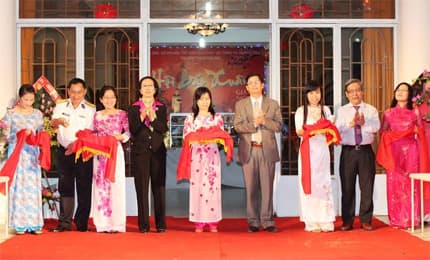 Khánh Hòa - Rộn ràng Hội báo Xuân Giáp Ngọ
