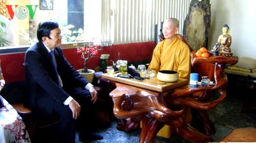 Chủ tịch nước Trương Tấn Sang thăm, chúc Tết chức sắc tôn giáo và văn nghệ sĩ tại Thành phố Hồ Chí Minh
