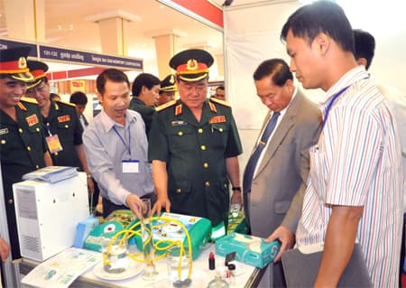 "Nhịp cầu" gắn kết tình hữu nghị Việt Nam - Cam-pu-chia