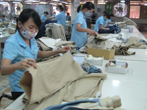 Quốc hội “quyết” tăng lương cho người thu nhập thấp