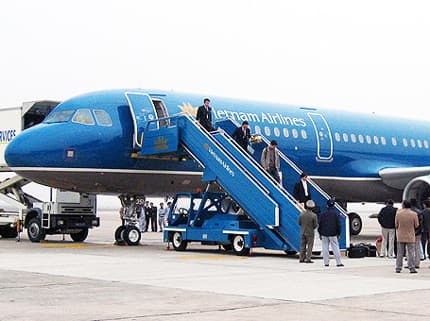 Vietnam Airlines triển khai chương trình ưu đãi cho khách hàng thanh toán bằng thẻ Vietcombank