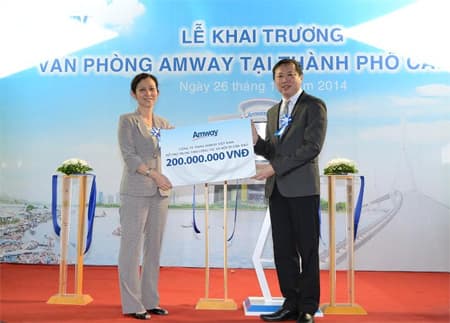 Ủng hộ 200 triệu đồng cho Trung tâm Công tác Xã hội TP Cần Thơ