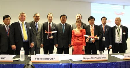 VietJetAir ký hợp đồng mua, thuê 100 máy bay Airbus