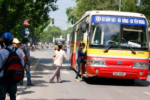 Hà Nội: Giá vé xe buýt dự kiến tăng 11%-43% từ ngày 1-5