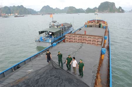 Tập trung phòng, chống buôn lậu, ngăn chặn việc thẩm lậu hàng hóa