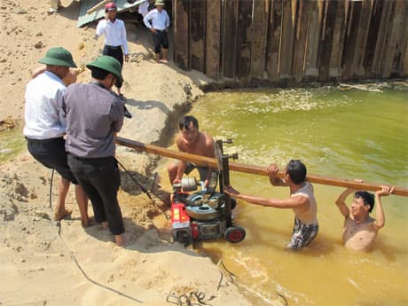 Bám dân, nắm công nhân, ngăn ngừa kẻ xấu kích động