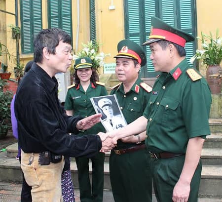 Dâng hương tưởng niệm Đại tướng Võ Nguyên Giáp