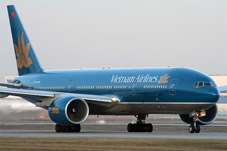 Máy bay Vietnam Airlines trục trặc động cơ khi chuẩn bị cất cánh