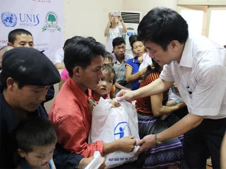 Quỹ BTTEVN thăm, tặng quà cho trẻ em đang phẫu thuật tại bệnh viện Việt Nam – Cu ba