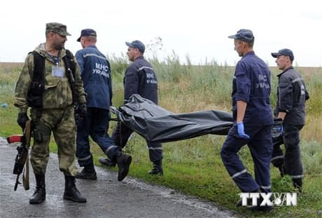 Nga: Một máy bay chiến đấu của Ukraine đã bay sát MH17 trước khi máy bay rơi