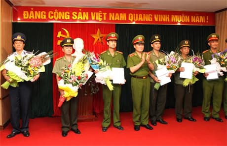 Khen thưởng các đơn vị khám phá hai chuyên án lớn