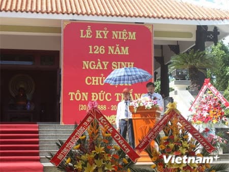 Nhiều hoạt động kỷ niệm 126 năm Ngày sinh Chủ tịch Tôn Đức Thắng