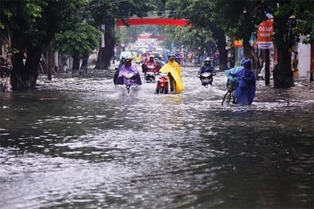 Huế: Nhiều điểm ngập sâu đến nửa mét