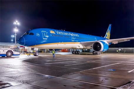 Máy bay Boeing 787-9 Dreamliner đầu tiên của Vietnam Airlines rời xưởng sơn