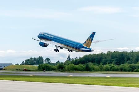 Máy bay Boeing 787-9 Dreamliner đầu tiên của Vietnam Airlines hoàn thành chuyến bay thử đầu tiên