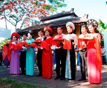 Khai mạc trưng bày “Bảo tàng - Nơi kết nối giữa quá khứ và hiện tại”