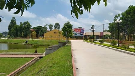 Các chú bộ đội cất rác ở đâu?