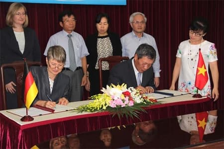 Ký kết Ý định thư chung đào tạo ngành chăm sóc người già tại CHLB Đức
