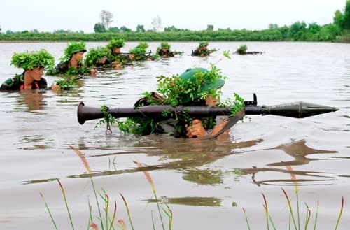 Chủ động tham mưu, tập trung xây dựng khu vực phòng thủ vững chắc