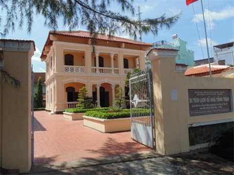 Chuyện "phía sau" nhà Tổng Thận