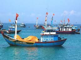 Lai kéo an toàn tàu bị nạn trên biển