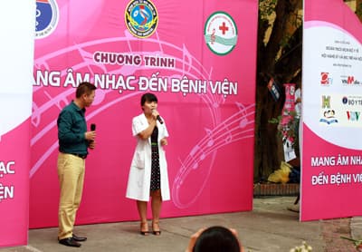 Lần đầu tiên "Mang âm nhạc đến bệnh viện" có mặt ở Hòa Bình