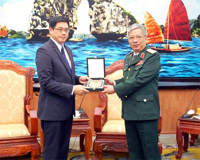 Đưa quan hệ quốc phòng song phương Việt Nam - Xin-ga-po lên tầm cao mới