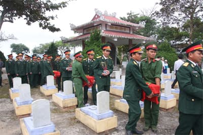 Quảng Trị: Quy tập và an táng 17 bộ hài cốt liệt sĩ